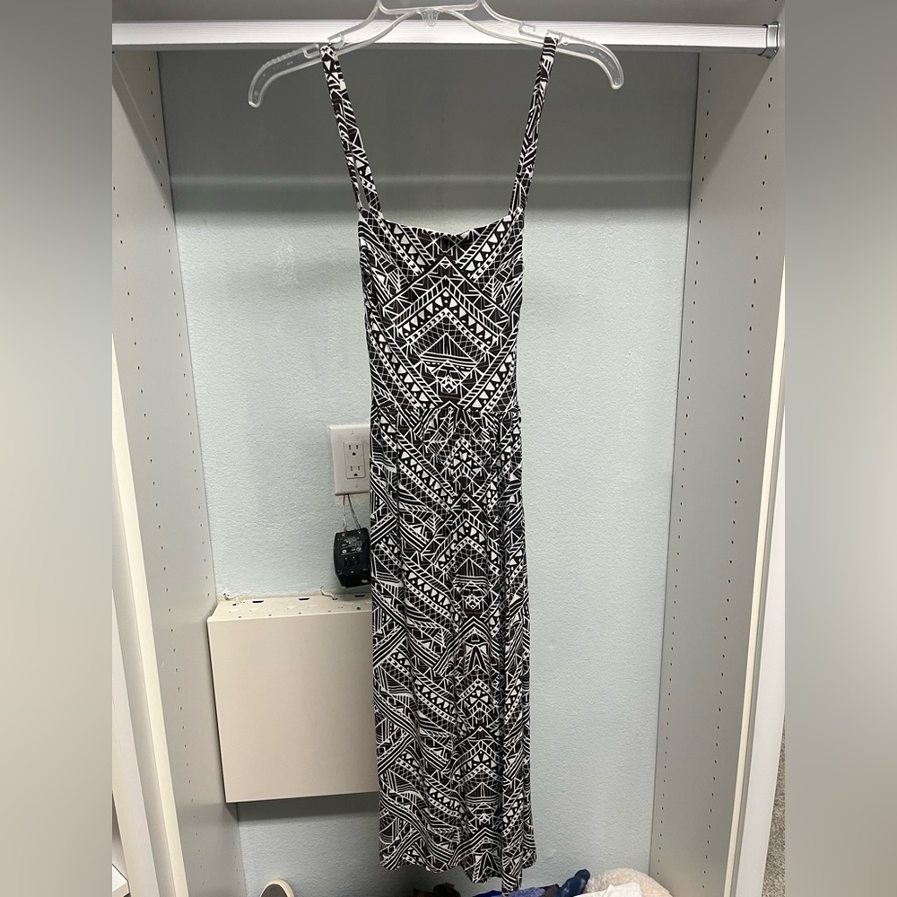 Anthropologie Dark Grey and White Geometric Midi Dress